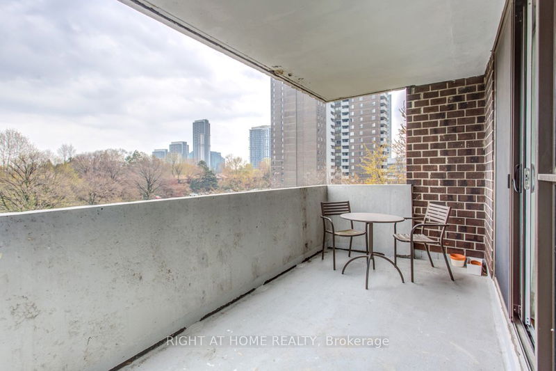  403 - 5 Old Sheppard Ave  Toronto, M2J 4K3 | Image 12