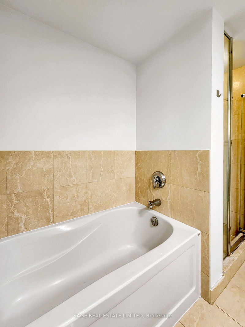  477 - 209 Fort York Blvd  Toronto, M5V 4A1 | Image 25