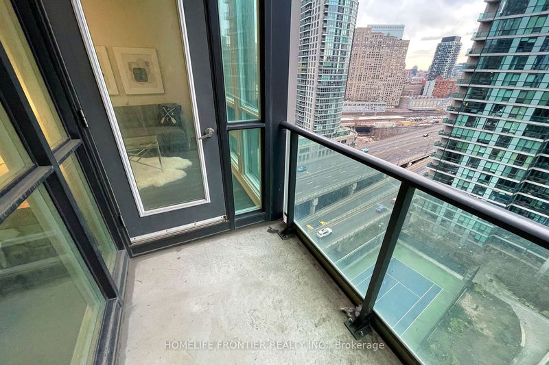  1806 - 18 Harbour St  Toronto, M5J 2Z6 | Image 25