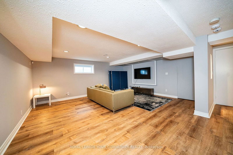 24 Abbeywood Tr  Toronto, M3B 3B3 | Image 26