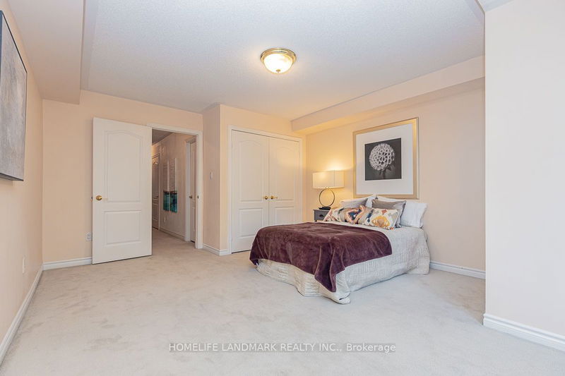 4 William Poole Way  Toronto, M2N 7A7 | Image 12