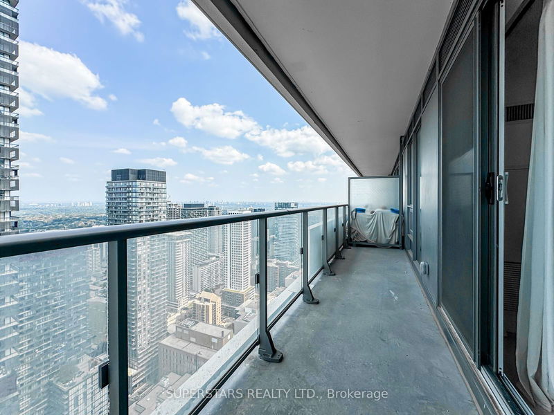  4510 - 2221 Yonge St  Toronto, M4S 0B8 | Image 15