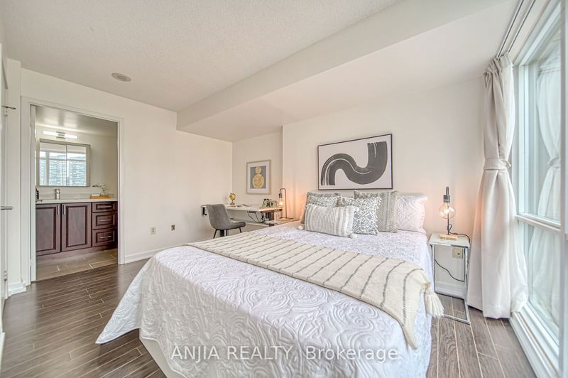  1803 - 15 Fort York Blvd  Toronto, M5V 3Y4 | Image 24