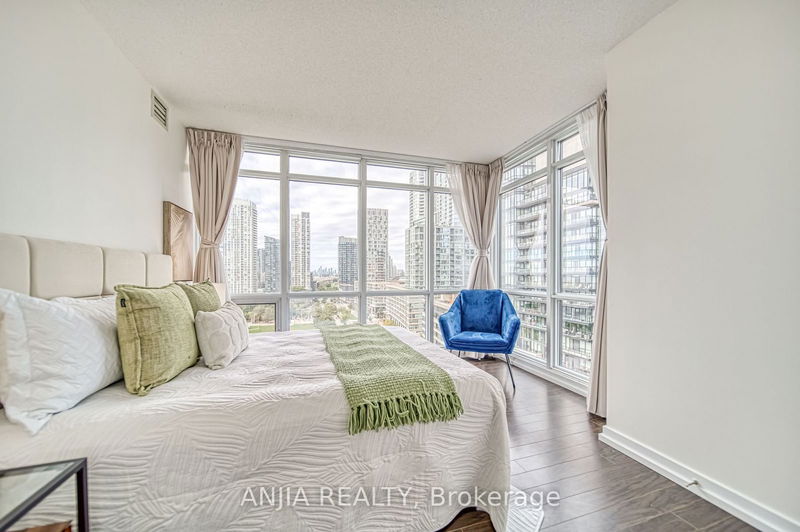  1803 - 15 Fort York Blvd  Toronto, M5V 3Y4 | Image 26