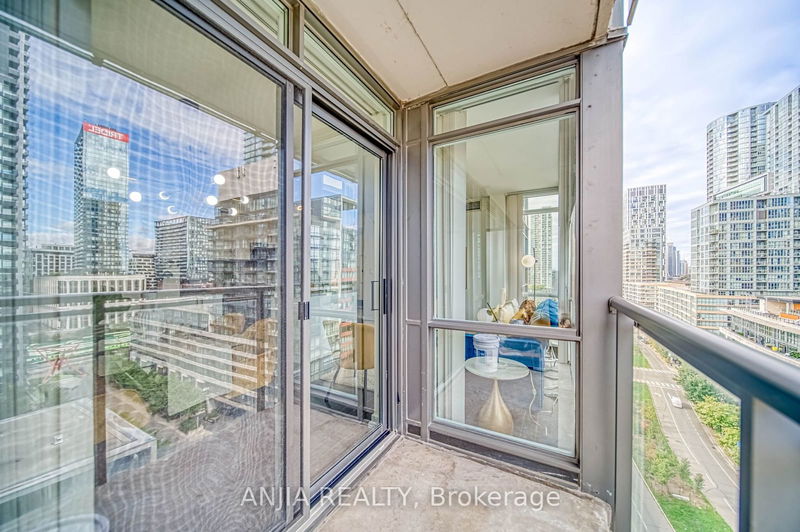  1803 - 15 Fort York Blvd  Toronto, M5V 3Y4 | Image 33