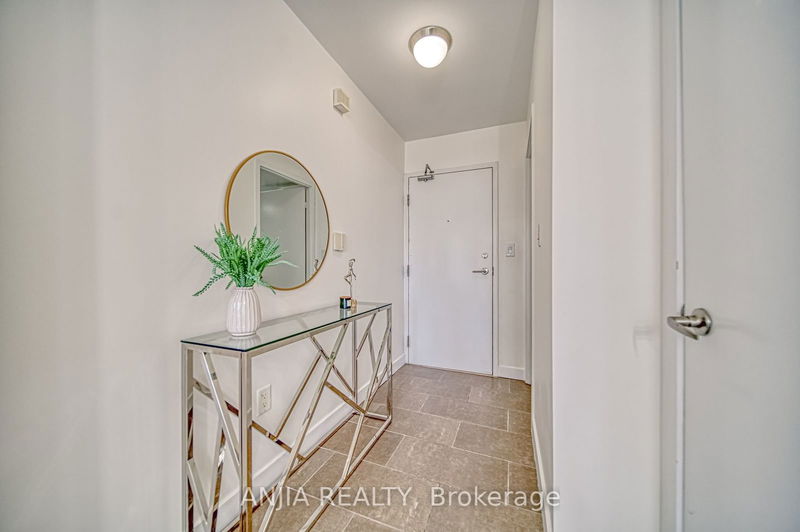  1803 - 15 Fort York Blvd  Toronto, M5V 3Y4 | Image 4