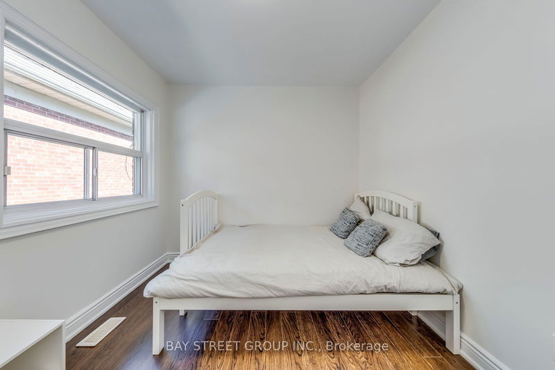 90 Avondale Ave  Toronto, M2N 2V2 | Image 14