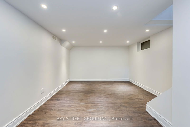 90 Avondale Ave  Toronto, M2N 2V2 | Image 19