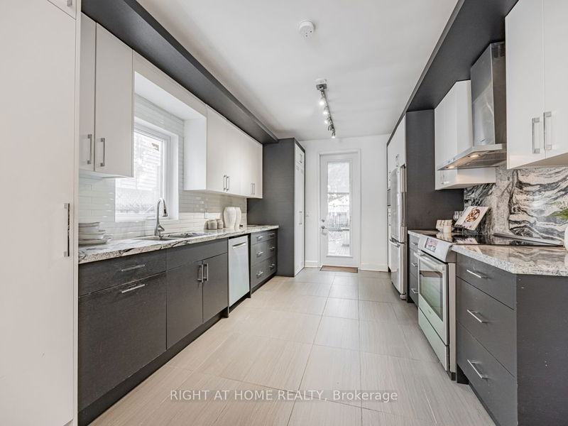 243 Christie St  Toronto, M6G 3B5 | Image 11