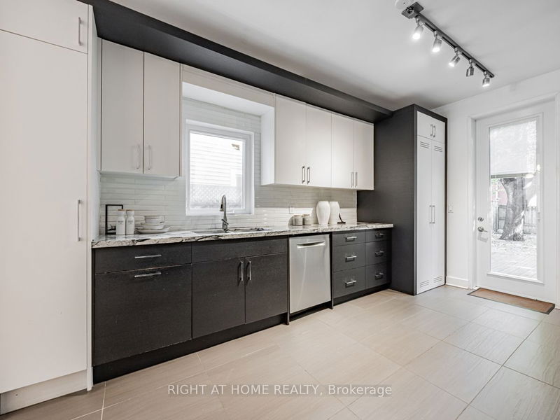 243 Christie St  Toronto, M6G 3B5 | Image 12