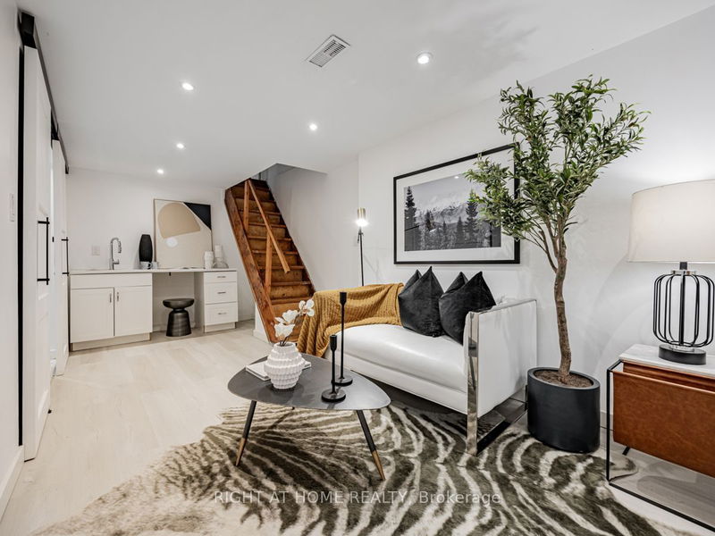 243 Christie St  Toronto, M6G 3B5 | Image 24