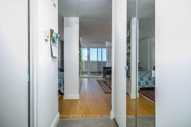  2310 - 40 Homewood Ave  Toronto, M4Y 2K2 | Image 2