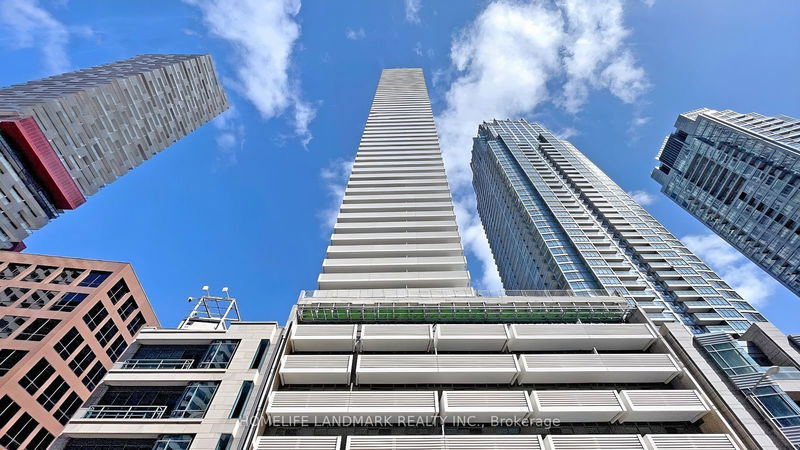  3705 - 2221 Yonge St  Toronto, M4S 2B4 | Image 1