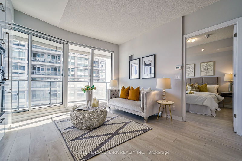  3705 - 2221 Yonge St  Toronto, M4S 2B4 | Image 4