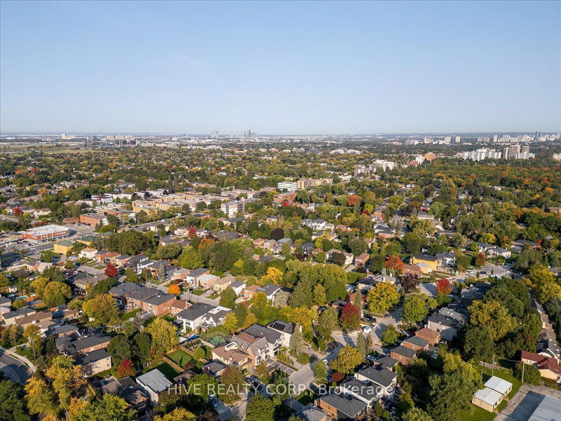 25 Edinburgh Dr  Toronto, M3H 1B5 | Image 10