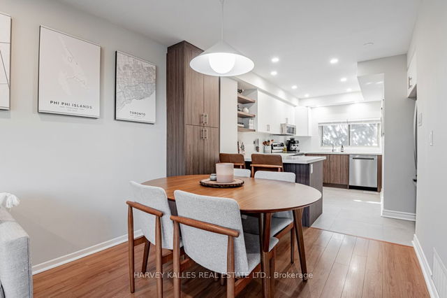 4 - 78 Castlebury Crescent