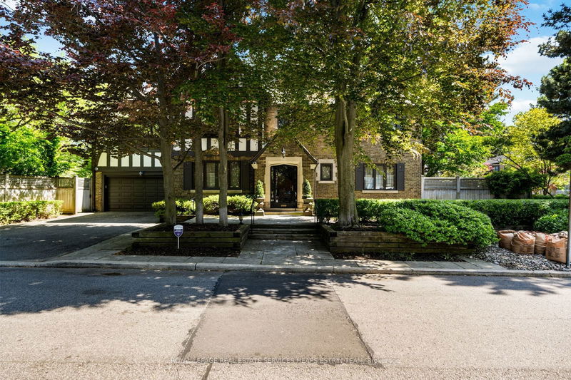 23 Dewbourne Ave  Toronto, M5P 1Z5 | Image 3