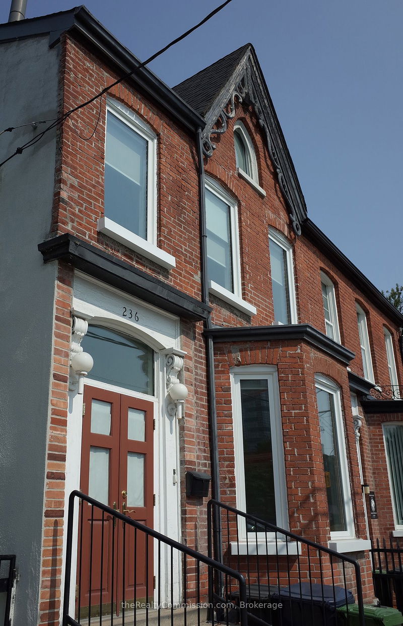 home for lease on A-236 Gerrard Street E