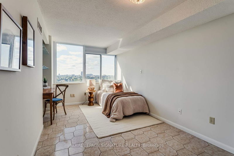  1111 - 3000 Bathurst St  Toronto, M6B 3B4 | Image 16