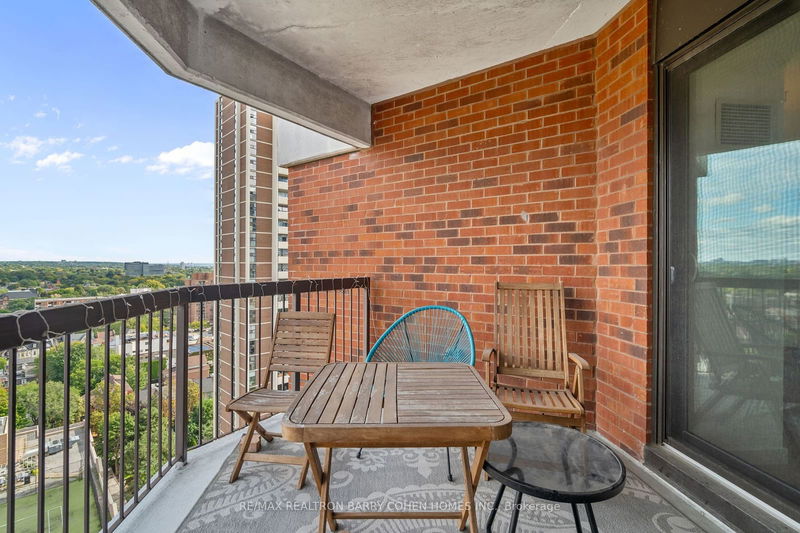  Ph2 - 77 Maitland Pl  Toronto, M4Y 2V6 | Image 15