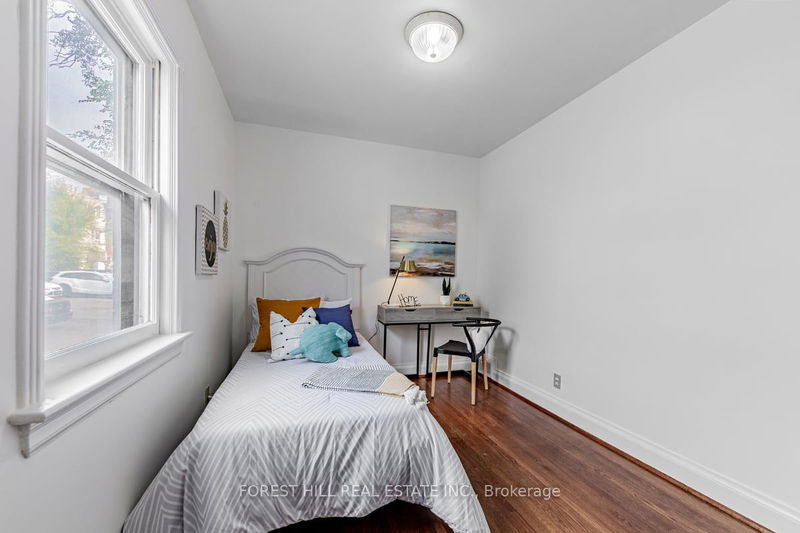 55 Camberwell Rd  Toronto, M6C 3E7 | Image 23