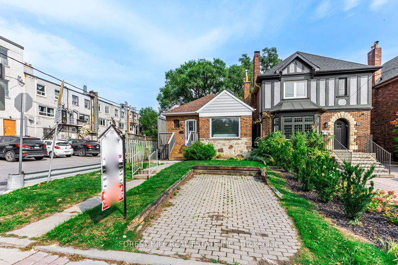 55 Camberwell Rd  Toronto, M6C 3E7 | Image 31