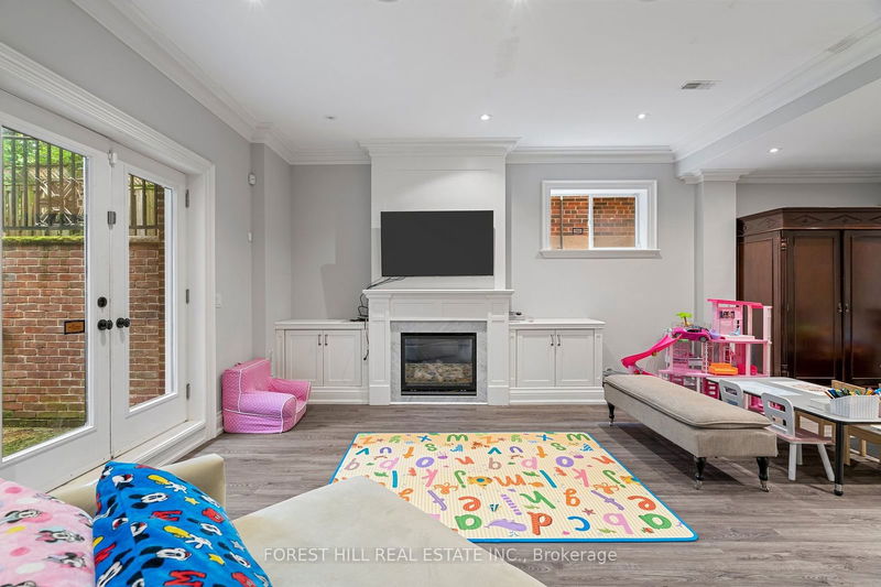 102 Carmichael Ave  Toronto, M5M 2W9 | Image 27