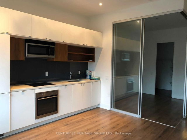 626 - 111 St Clair Avenue