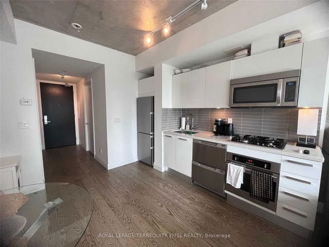 1005 - 224 King Street