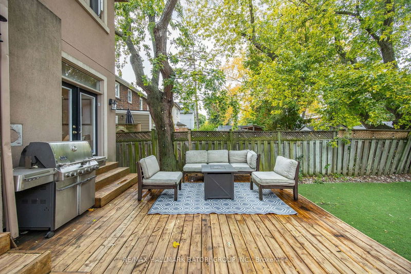 42 Douglas Ave  Toronto, M5M 1G5 | Image 30