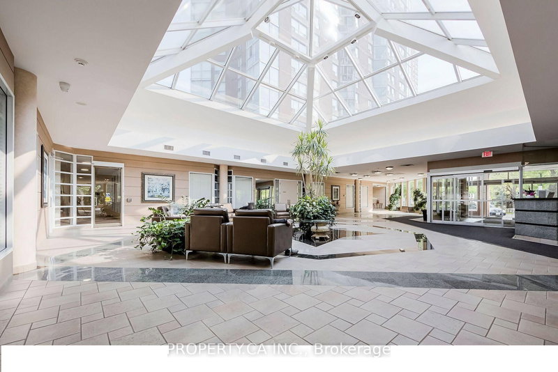 1105 - 7 Concorde Pl, Toronto, M3C 3N4 | Image 2