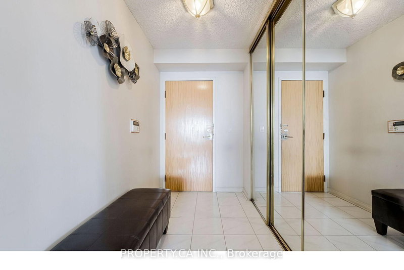 1105 - 7 Concorde Pl, Toronto, M3C 3N4 | Image 3