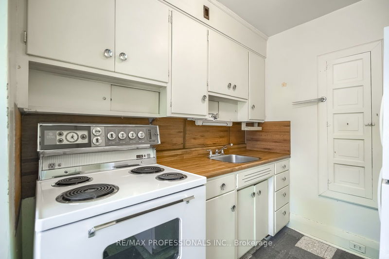 203 Brookdale Ave  Toronto, M5M 1P4 | Image 12