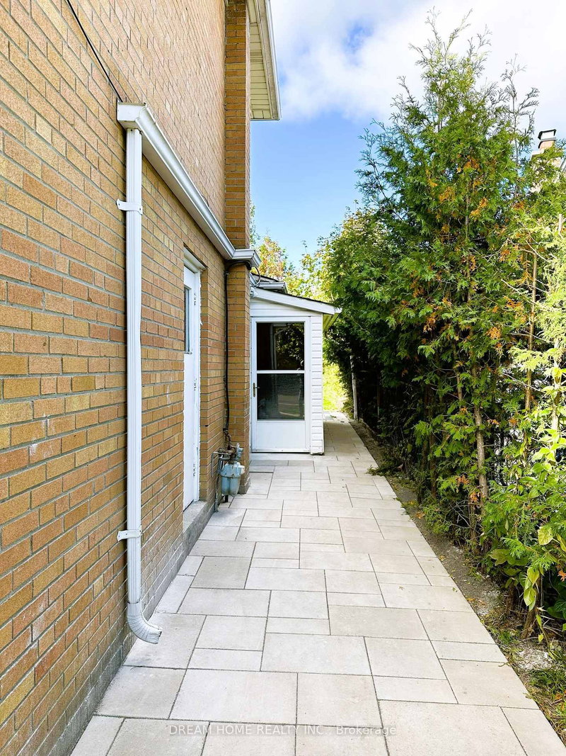 Lower - 130 Kingslake Rd, Toronto, M2J 3G1 | Image 2