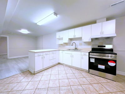 Unit Lower — 130 Kingslake Rd, Toronto - Don Valley Village image-0-2