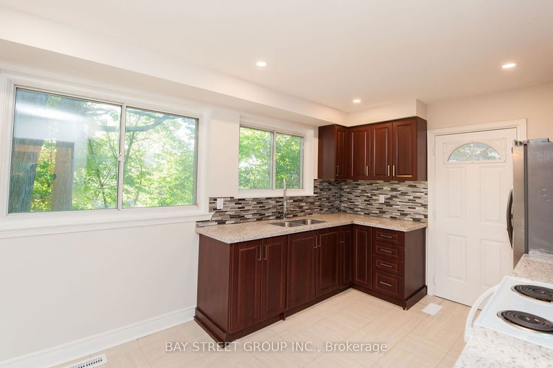 36 Brahms Ave  Toronto, M2H 1H4 | Image 11