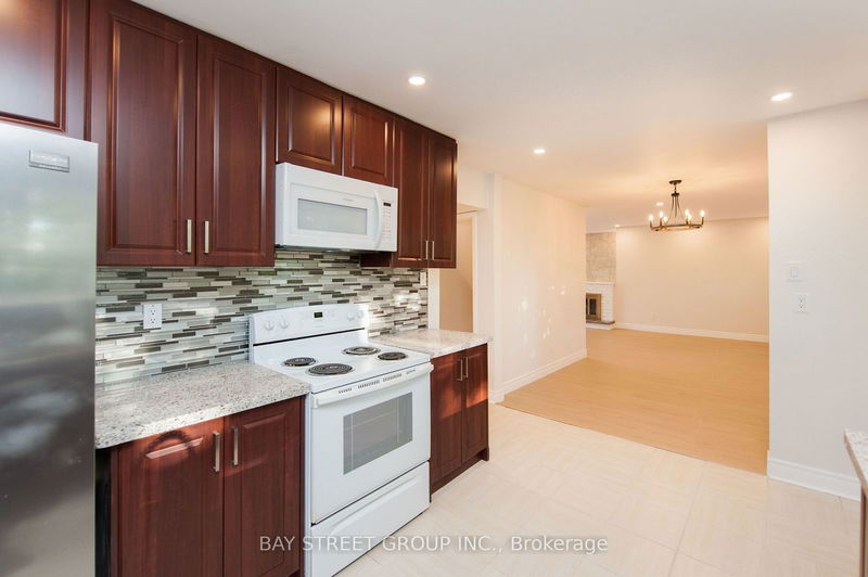 36 Brahms Ave  Toronto, M2H 1H4 | Image 12