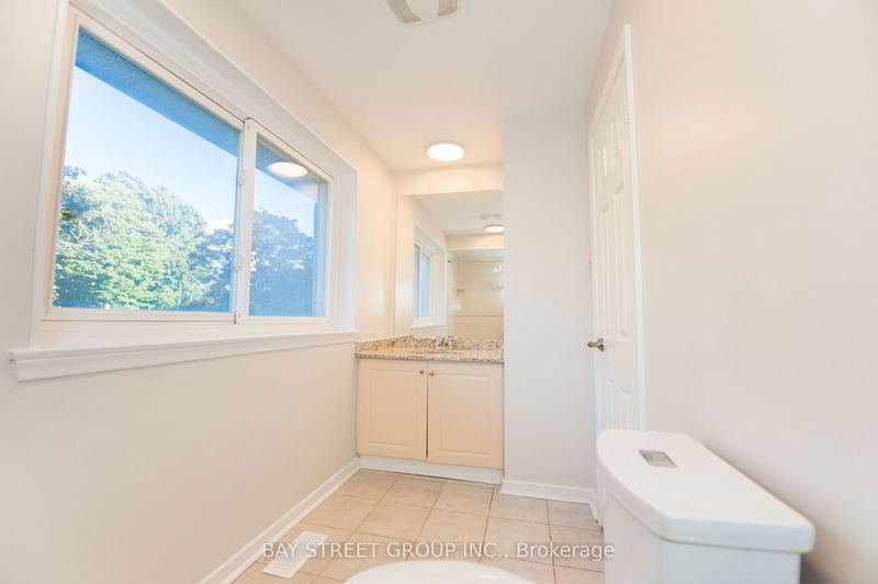 36 Brahms Ave  Toronto, M2H 1H4 | Image 16