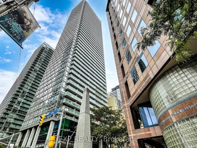  3203 - 38 Grenville St  Toronto, M4Y 1A5 | Image 29