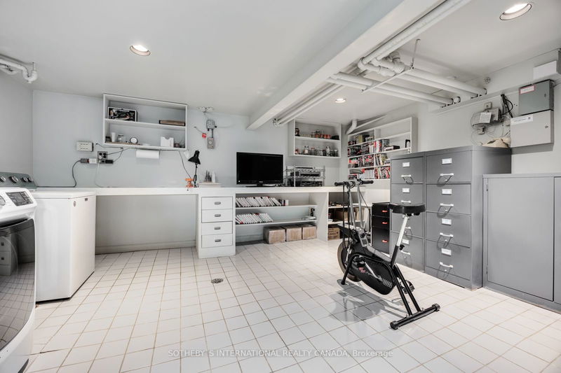 206 Roxborough Dr  Toronto, M4W 1X8 | Image 39