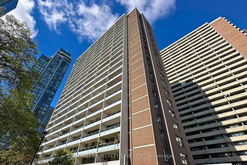  404 - 30 Gloucester St  Toronto, M4Y 1L6 | Image 2