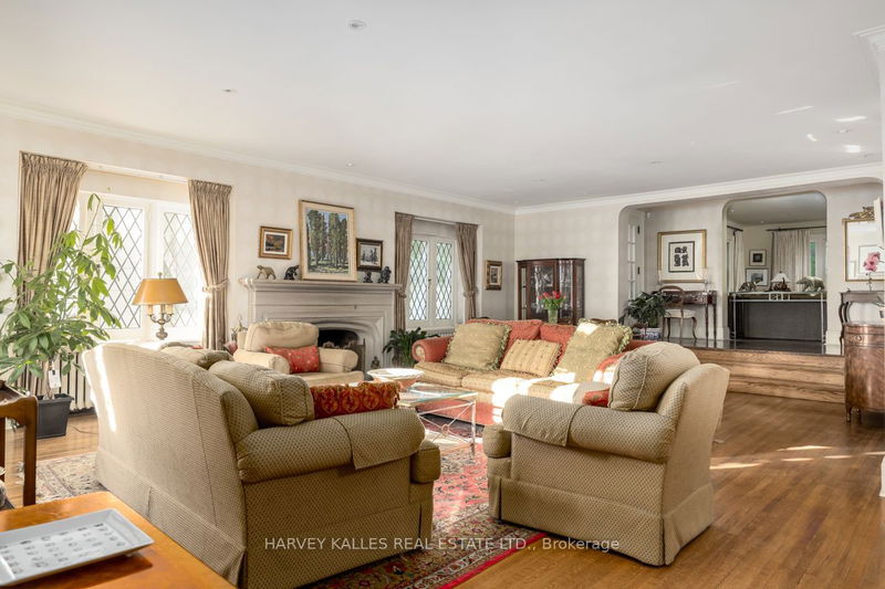 13 Old Forest Hill Rd  Toronto, M5P 2P6 | Image 2