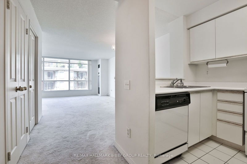  616 - 942 Yonge St  Toronto, M4W 3S8 | Image 12