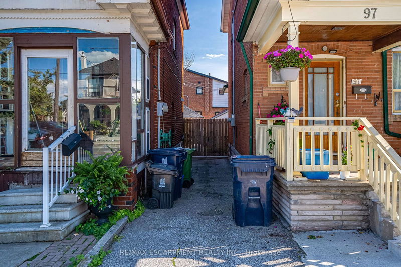 95 Rogers Rd  Toronto, M6E 1P4 | Image 3