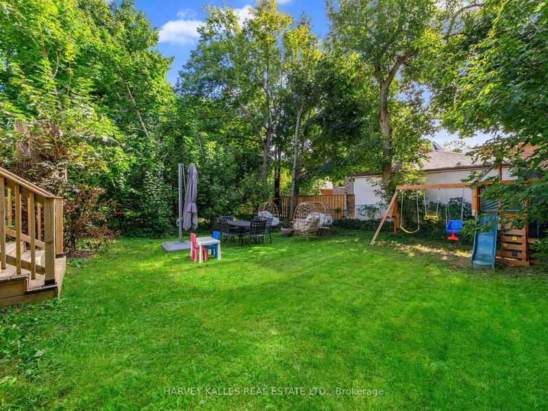 103 Burncrest Dr  Toronto, M5M 2Z6 | Image 39