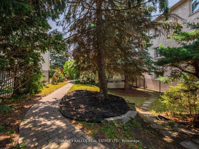 72 Gwendolen Cres  Toronto, M2N 2L7 | Image 5