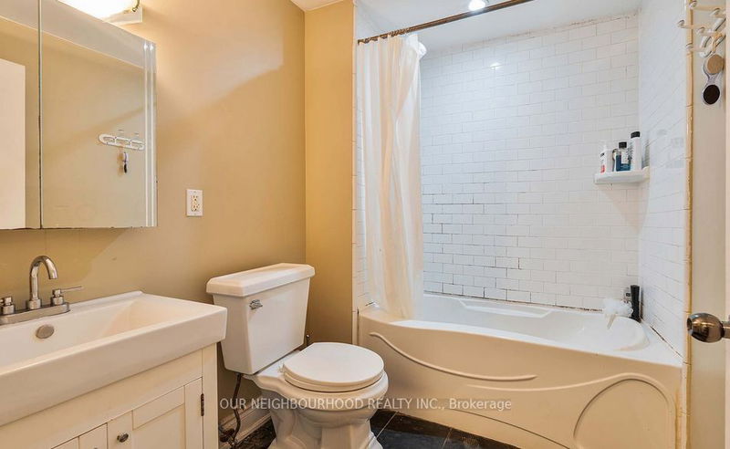 243 Lippincott St  Toronto, M5S 2P4 | Image 34