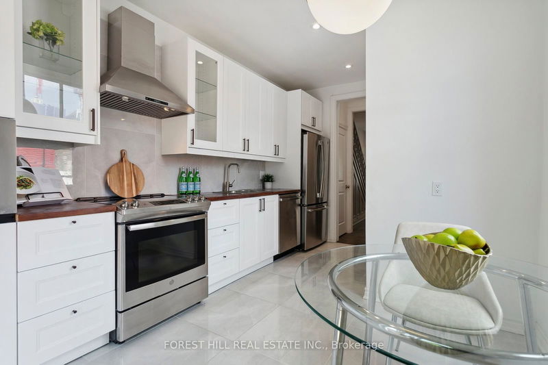 17 Marlborough Ave  Toronto, M5R 1X5 | Image 16