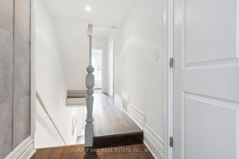 17 Marlborough Ave  Toronto, M5R 1X5 | Image 20