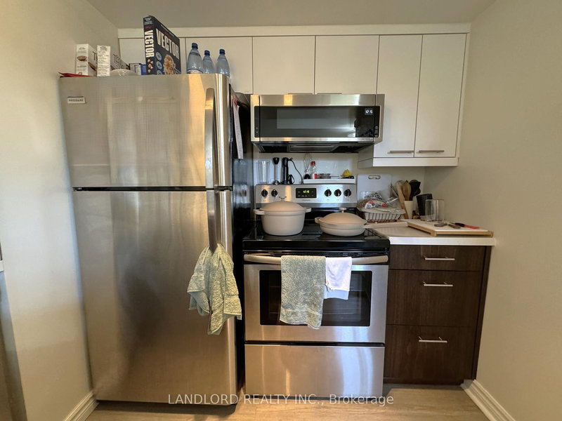 8 - 98 Redpath Ave, Toronto, M4S 2J7 | Image 2